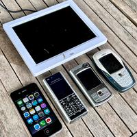 Lotto Cellulari Nokia iPhone Sony Vintage Guasti