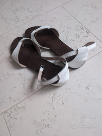 Sandalo bianco estivo