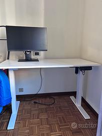 Scrivania regolabile in altezza (elettrica)