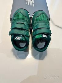 Scarpe ginnastica New Balance strappi taglia 20