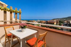 2 LOCALI A CASTELSARDO