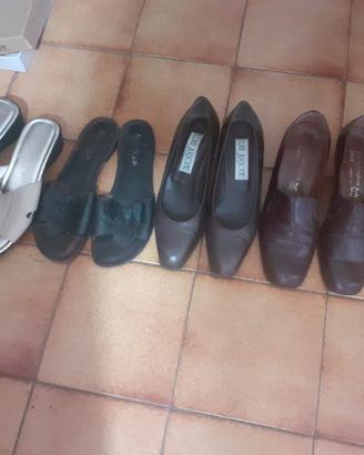 2 paia scarpe e 2 paia ciabatte 