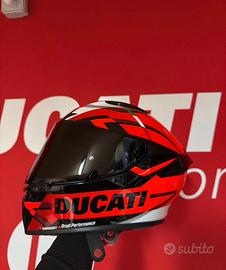 Casco ducati suomy
