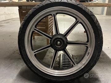 coppia di cerchi per triumph bonneville 900 se ann