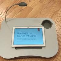 Poggia PC / Tablet / Libri imbottito con luce LED
