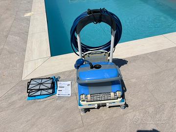 Robot pulitore per piscine Dolphin M250