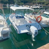 Open 5,60 con motore jhonson bombarder 40cv