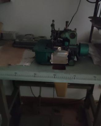 Macchine da cucire professionali tot. 4 macchine