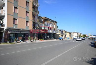 Locale Commerciale - Corigliano-Rossano