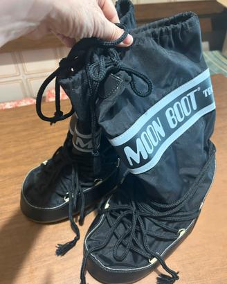 Doposci MoonBoot neri, originali, n. 37