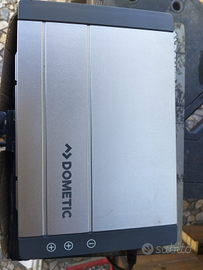 Il carica batterie Dometic perfectcharge mca 1225