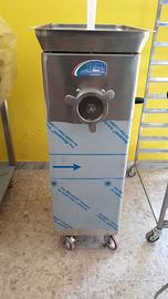 Tritacarne da pavimento 32