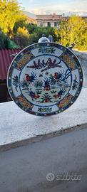 Piatto in porcellana smaltata dipinta a mano