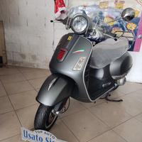 Piaggio Vespa 300 GTS - 2013