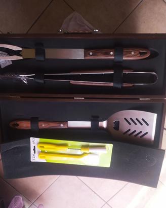Kit barbecue in acciaio con valigetta in legno