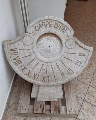 Meridiana in granito massiccio