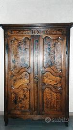 ARMADIO FRANCESE DELLA META' DEL 700 IN NOCE MASSE