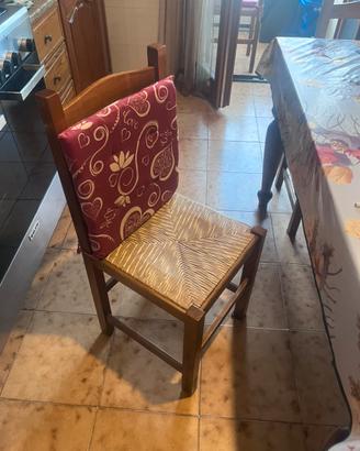 Tavolo in noce con 6 sedie