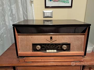 Radio d'epoca Minerva modello Venezia 