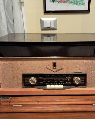 Radio d'epoca Minerva modello Venezia 