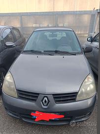Renault clio storia
