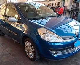 RENAULT Clio 1.5 diesel motore rifatto con fattura