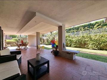 Appartamento con giardino
