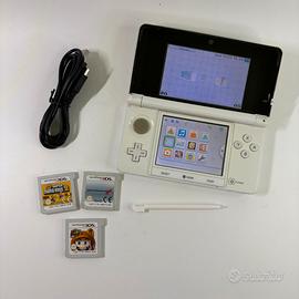 nintendo 3ds bianco con 3 giochi