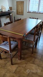 Tavolo in legno masello e 6 sedie