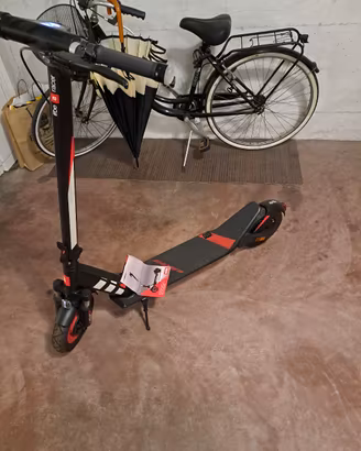 Monopattino Aprilia. 