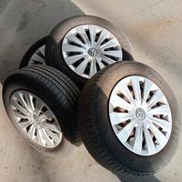 Gomme complete di cerchi e borchie x golf 7