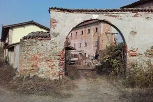 Immobile in asta di 525 m² con 1 locale a Novi Lig
