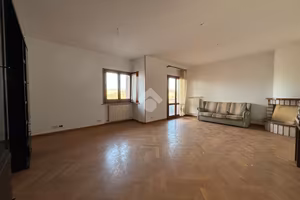 4 LOCALI A NOTARESCO