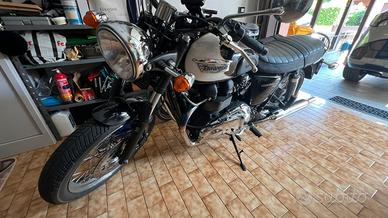 Triumph bonneville T100