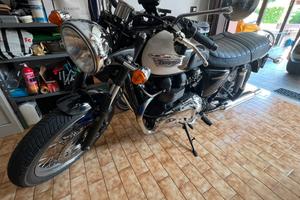 Triumph bonneville T100