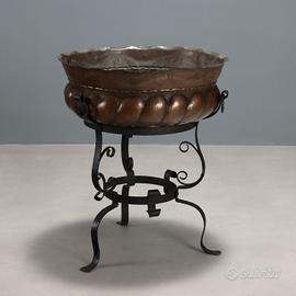 Fioriera Tripode in Ferro Battuto e Bacile in Rame