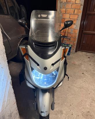 Yamaha Majesty
