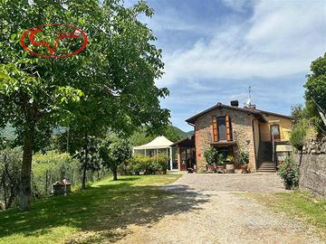Rustico / Casale di 150 m² con 4 locali a Cavrigli