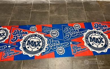 Striscione Max pezzali