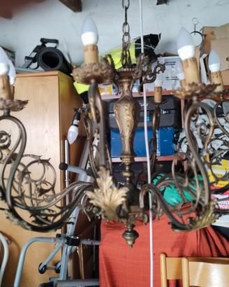 Lampadario in ottone con dieci (10)  punti luce 