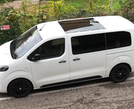 Toyota Proace Verso Black Edition con Maggiolina