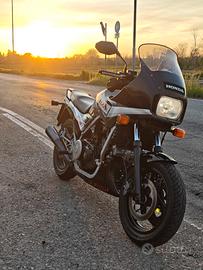 HONDA VF 1000 F INTERCEPTOR 84"