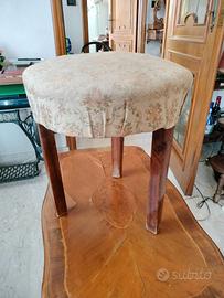 sgabello antico