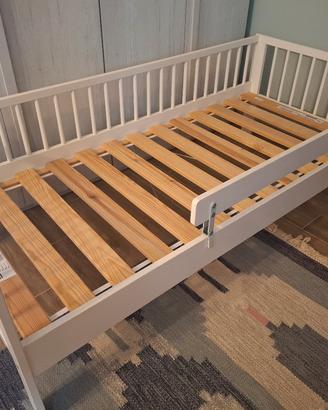 Lettino singolo 165x75 cm con sponda di sicurezza