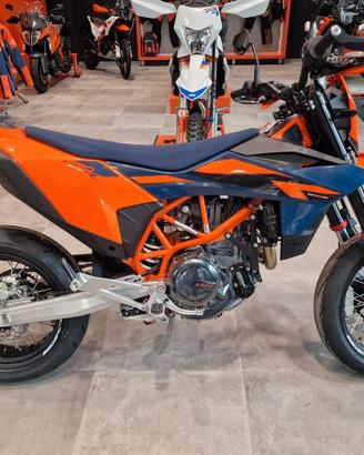 KTM 690 SMC -R 2026 - MOTO AZIENDALE - KM1
