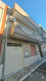 Piano Terra Con Garage E Cantina