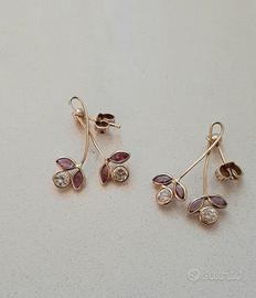 Orecchini-pendenti in oro 18K  con rubini