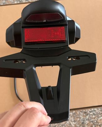 Portatarga nuovo originale Yamaha Tracer 7