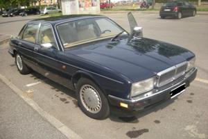 Jaguar Daimler- ex auto blu