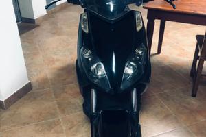 Aprilia Sportcity 125 con parabrezza